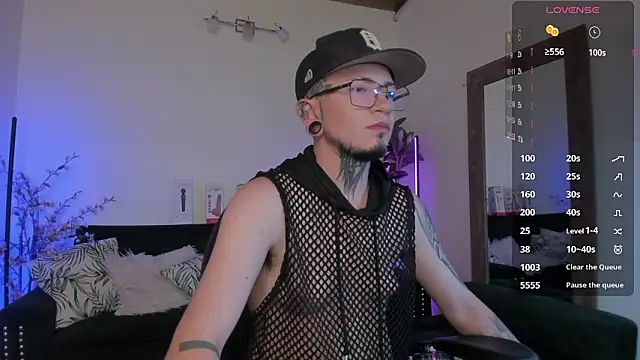 tyler jones  online show from February 27, 1:44 pm