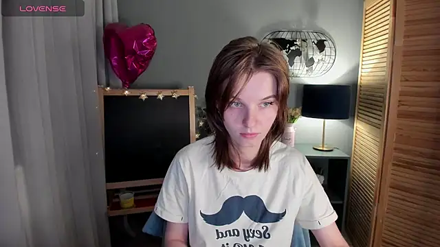 Snapshot of Madelaineses chatting on October 14, 2:40 pm Madelaineses online show from October 14, 2:40 pm