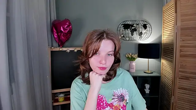 Snapshot of Madelaineses chatting on October 16, 8:48 am Madelaineses online show from October 16, 8:48 am