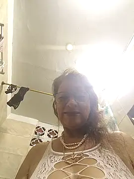 MaryeLunna online show from November 1, 11:12 am