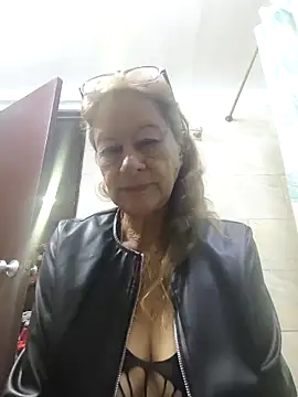 Snapshot of MaryeLunna chatting on March 16, 11:14 am MaryeLunna online show from March 16, 11:14 am