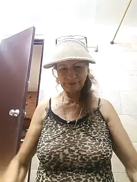 Snapshot of MaryeLunna chatting on April 9, 11:59 am MaryeLunna online show from April 9, 11:59 am