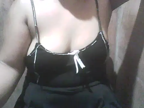 Snapshot of Azrielxx05 chatting on September 26, 4:44 pm Azrielxx05 online show from September 26, 4:44 pm