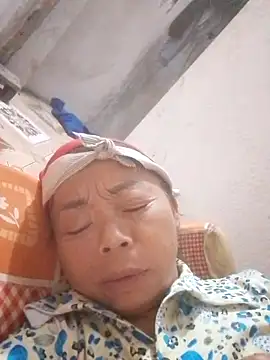 VangLe73 online show from October 11, 1:42 pm