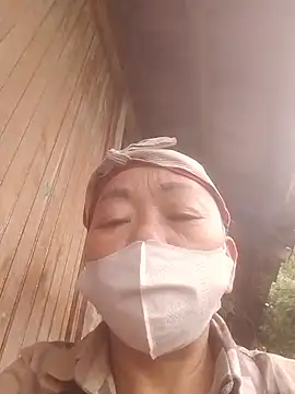 VangLe73 online show from October 31, 9:10 am