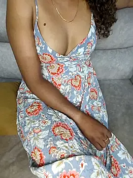 Snapshot of Tamilpallavi chatting on April 4, 2:10 am Tamilpallavi online show from April 4, 2:10 am