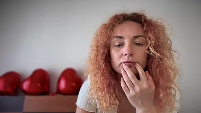 Reddgiirl online show from March 22, 11:57 am