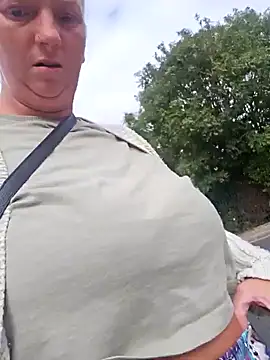 Snapshot of JustYourNormalCouple chatting on September 24, 10:40 am JustYourNormalCouple online show from September 24, 10:40 am