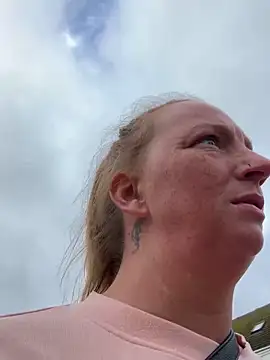 Snapshot of JustYourNormalCouple chatting on October 20, 10:16 am JustYourNormalCouple online show from October 20, 10:16 am