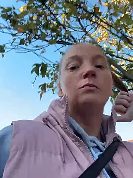 Snapshot of JustYourNormalCouple chatting on October 22, 8:03 am JustYourNormalCouple online show from October 22, 8:03 am