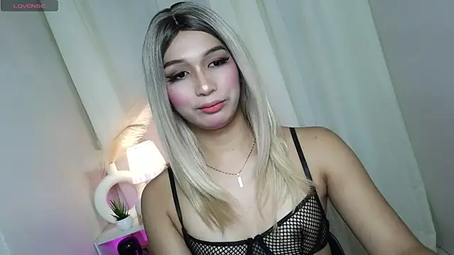 Sophia Trans online show from March 24, 5:40 pm