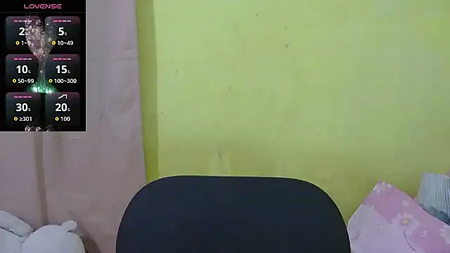 HornyAsian4uxx online show from October 10, 6:40 pm