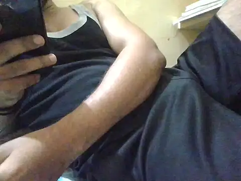 Snapshot of ahhnatti chatting on March 13, 4:02 pm ahhnatti online show from March 13, 4:02 pm