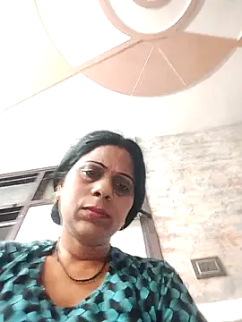 Snapshot of Soniya_Roy chatting on May 5, 9:50 am Soniya Roy online show from May 5, 9:50 am