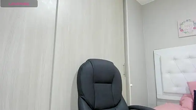 andrea  hills online show from October 10, 6:51 pm