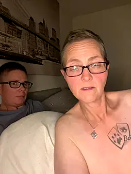 Snapshot of Curvy-Jinx chatting on September 23, 9:18 pm Curvy-Jinx online show from September 23, 9:18 pm