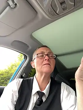 Snapshot of Curvy-Jinx chatting on September 26, 9:46 am Curvy-Jinx online show from September 26, 9:46 am