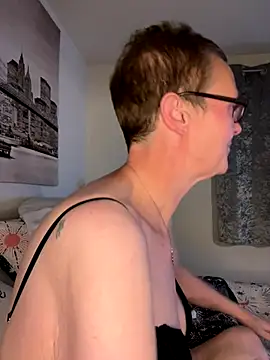 Snapshot of Curvy-Jinx chatting on September 27, 8:25 pm Curvy-Jinx online show from September 27, 8:25 pm