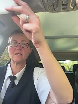 Snapshot of Curvy-Jinx chatting on September 30, 10:42 am Curvy-Jinx online show from September 30, 10:42 am