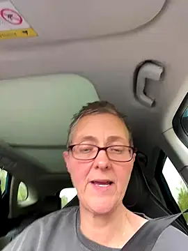 Snapshot of Curvy-Jinx chatting on October 4, 1:31 pm Curvy-Jinx online show from October 4, 1:31 pm