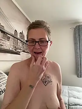 Snapshot of Curvy-Jinx chatting on October 16, 7:31 am Curvy-Jinx online show from October 16, 7:31 am