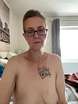 Snapshot of Curvy-Jinx chatting on October 24, 7:49 am Curvy-Jinx online show from October 24, 7:49 am