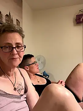 Curvy-Jinx online show from January 15, 8:45 pm