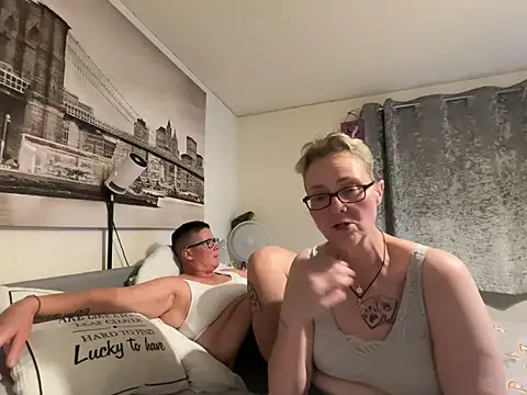 Curvy-Jinx online show from June 23, 8:40 pm