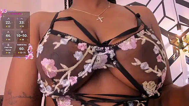 Snapshot of VictoriaKroft chatting on October 23, 12:48 pm VictoriaKroft online show from October 23, 12:48 pm