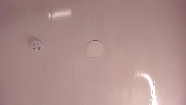 Snapshot of mia_kisses2 chatting on April 2, 3:48 am mia kisses2 online show from April 2, 3:48 am