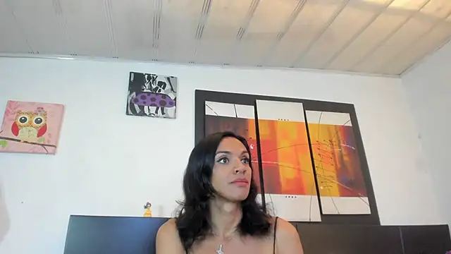 Snapshot of MeganRhyder chatting on May 19, 3:40 pm MeganRhyder online show from May 19, 3:40 pm