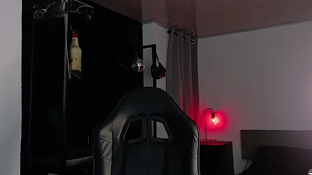 Angelabl0odborne online show from October 10, 7:35 pm