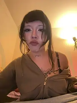 Snapshot of Kitty_yukimura chatting on May 8, 12:16 am Kitty yukimura online show from May 8, 12:16 am