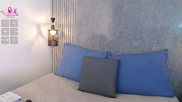 Snapshot of Emili__hot chatting on February 14, 1:52 pm Emili hot online show from February 14, 1:52 pm