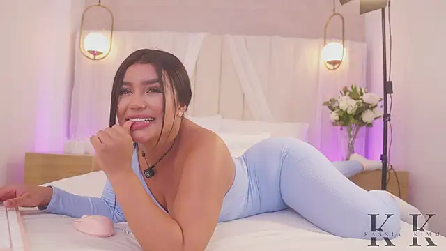 Snapshot of kassia_kim chatting on February 24, 5:27 am kassia kim online show from February 24, 5:27 am