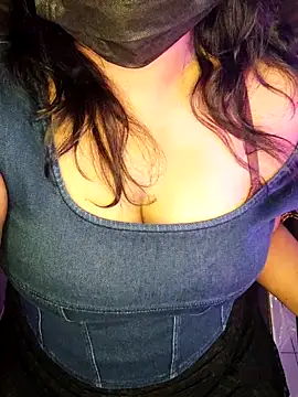 Snapshot of darling_devil chatting on November 11, 7:36 pm darling devil online show from November 11, 7:36 pm