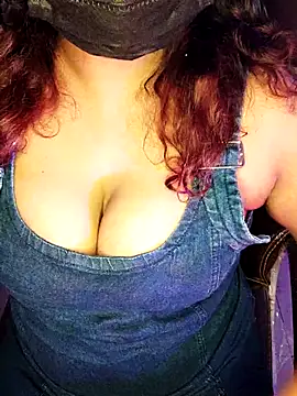 Snapshot of darling_devil chatting on November 25, 5:35 pm darling devil online show from November 25, 5:35 pm