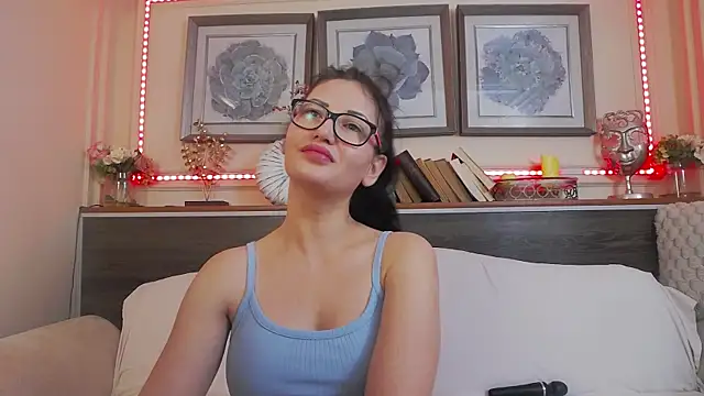 HellenDesire online show from February 8, 4:03 am