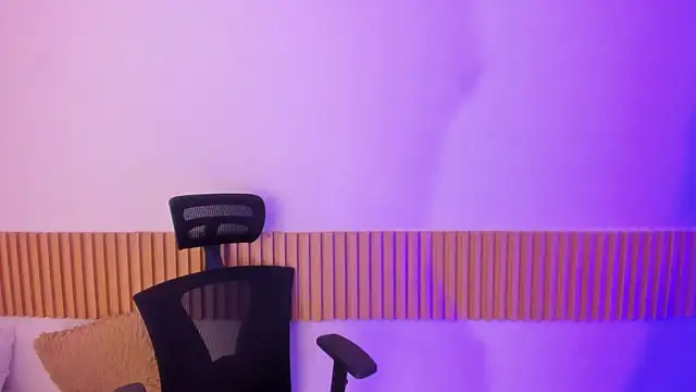 OliviaSweett online show from October 7, 7:00 pm