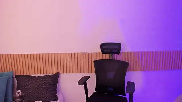 OliviaSweett online show from November 3, 7:48 pm