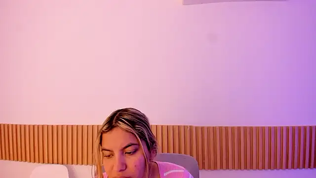 OliviaSweett online show from February 2, 6:50 pm