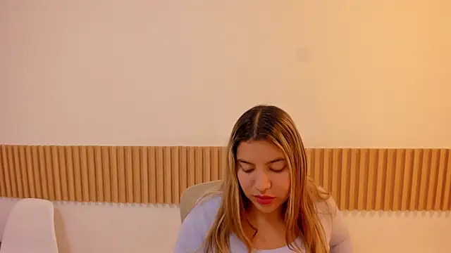 OliviaSweett online show from May 20, 6:58 pm