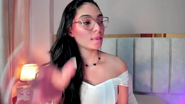 LunaAspen  online show from February 12, 6:03 pm