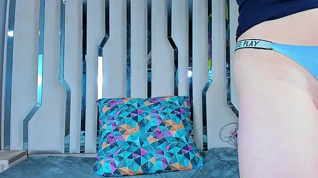 Lizzahot69 online show from October 2, 3:02 am