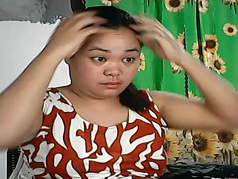 Snapshot of CreamyPussy4uxx chatting on October 10, 6:40 pm CreamyPussy4uxx online show from October 10, 6:40 pm