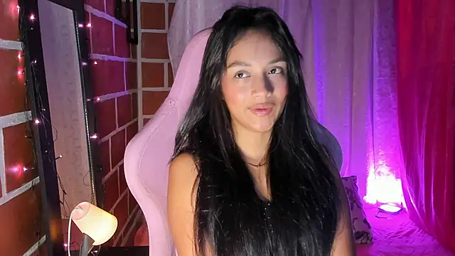 MelanyOconner online show from February 18, 5:31 pm