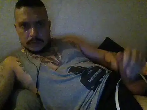 Snapshot of Gioonel chatting on April 8, 5:07 am Gioonel online show from April 8, 5:07 am