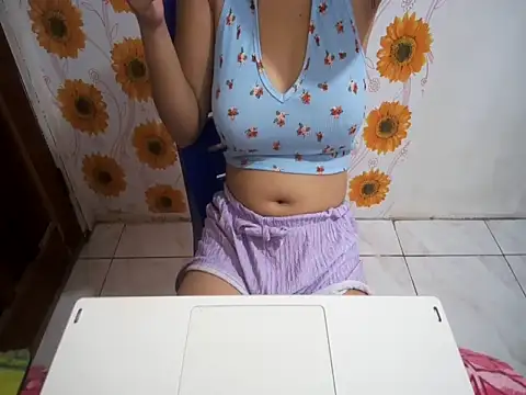 Snapshot of PrettyClaudia chatting on June 20, 2:14 am PrettyClaudia online show from June 20, 2:14 am