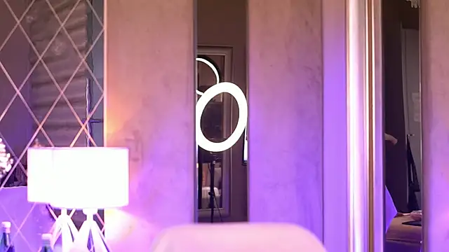 Snapshot of FrancescaDante chatting on February 24, 6:55 am FrancescaDante online show from February 24, 6:55 am