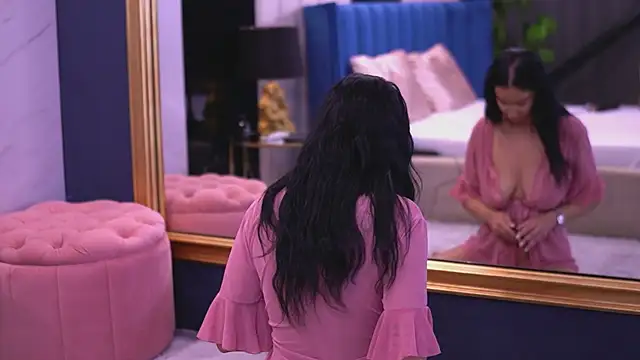 Snapshot of FrancescaDante chatting on April 13, 7:14 am FrancescaDante online show from April 13, 7:14 am